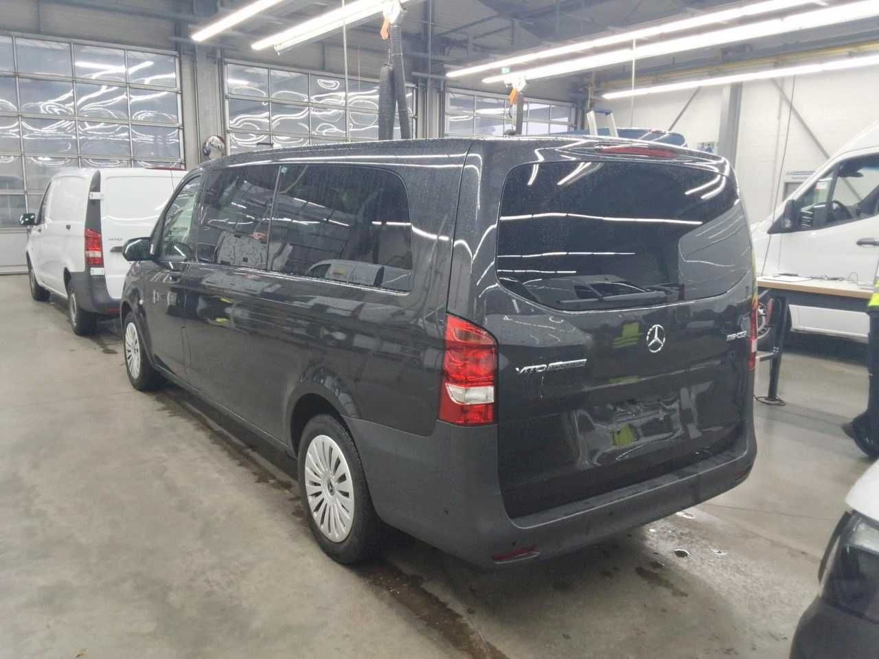 Mercedes-Benz Vito 116 CDI Tourer 2xKlima AHK Kamera Audio40 - Furgoneta de pasajeros: foto 4 Mercedes-Benz Vito 116 CDI Tourer 2xKlima AHK Kamera Audio40 - Furgoneta de pasajeros: foto 4