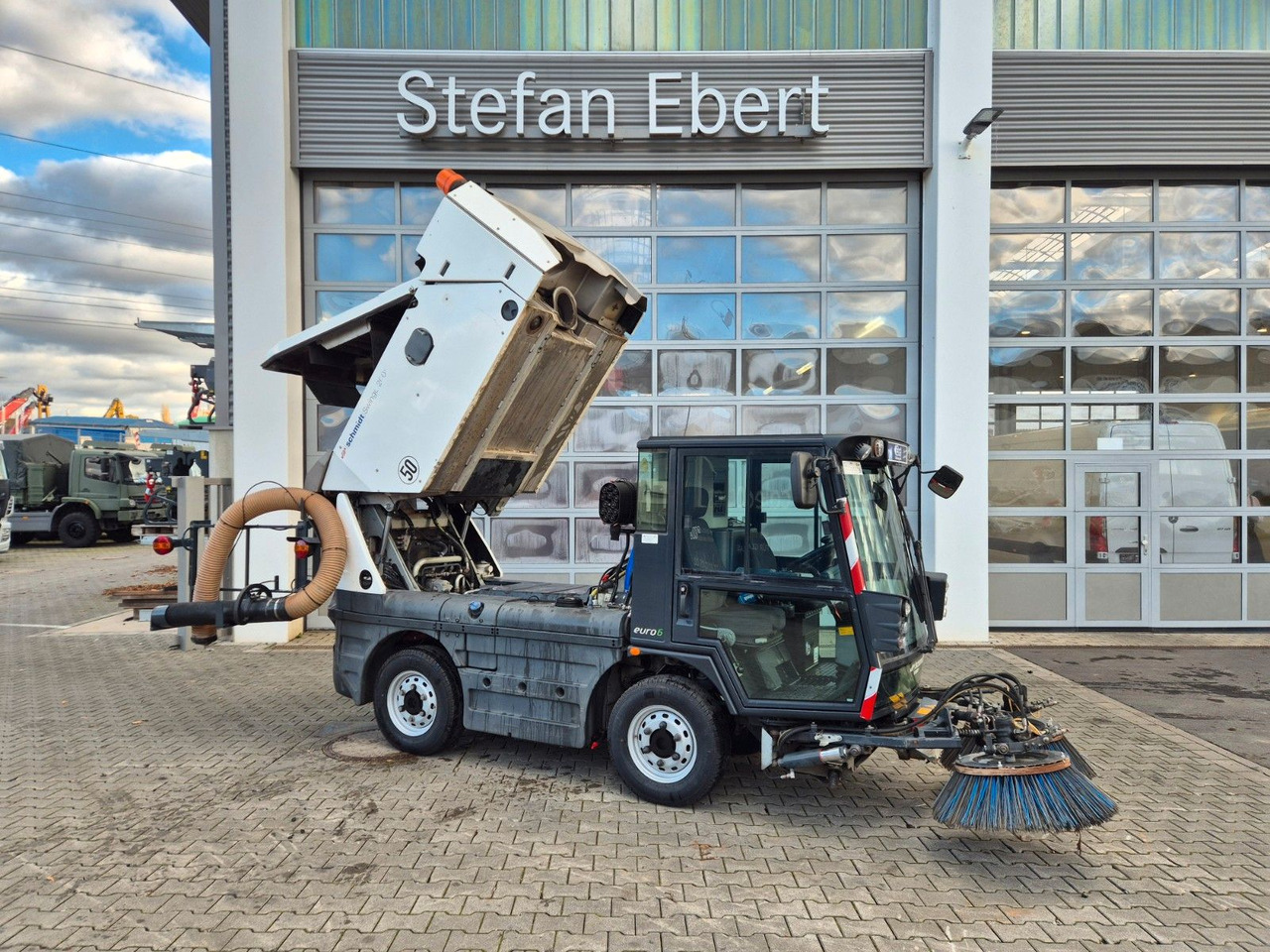 Schmidt Swingo Compact 200+ Klima - Barredora vial: foto 1 Schmidt Swingo Compact 200+ Klima - Barredora vial: foto 1