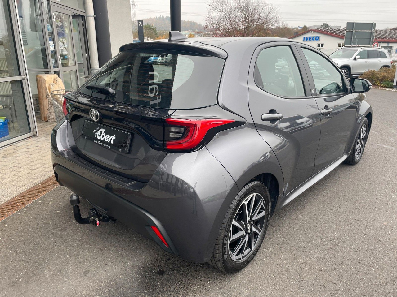 Toyota Yaris 1.5 VVT-iE Aut. Team D AHK+R-Kamera+SHZ - Coche: foto 5 Toyota Yaris 1.5 VVT-iE Aut. Team D AHK+R-Kamera+SHZ - Coche: foto 5