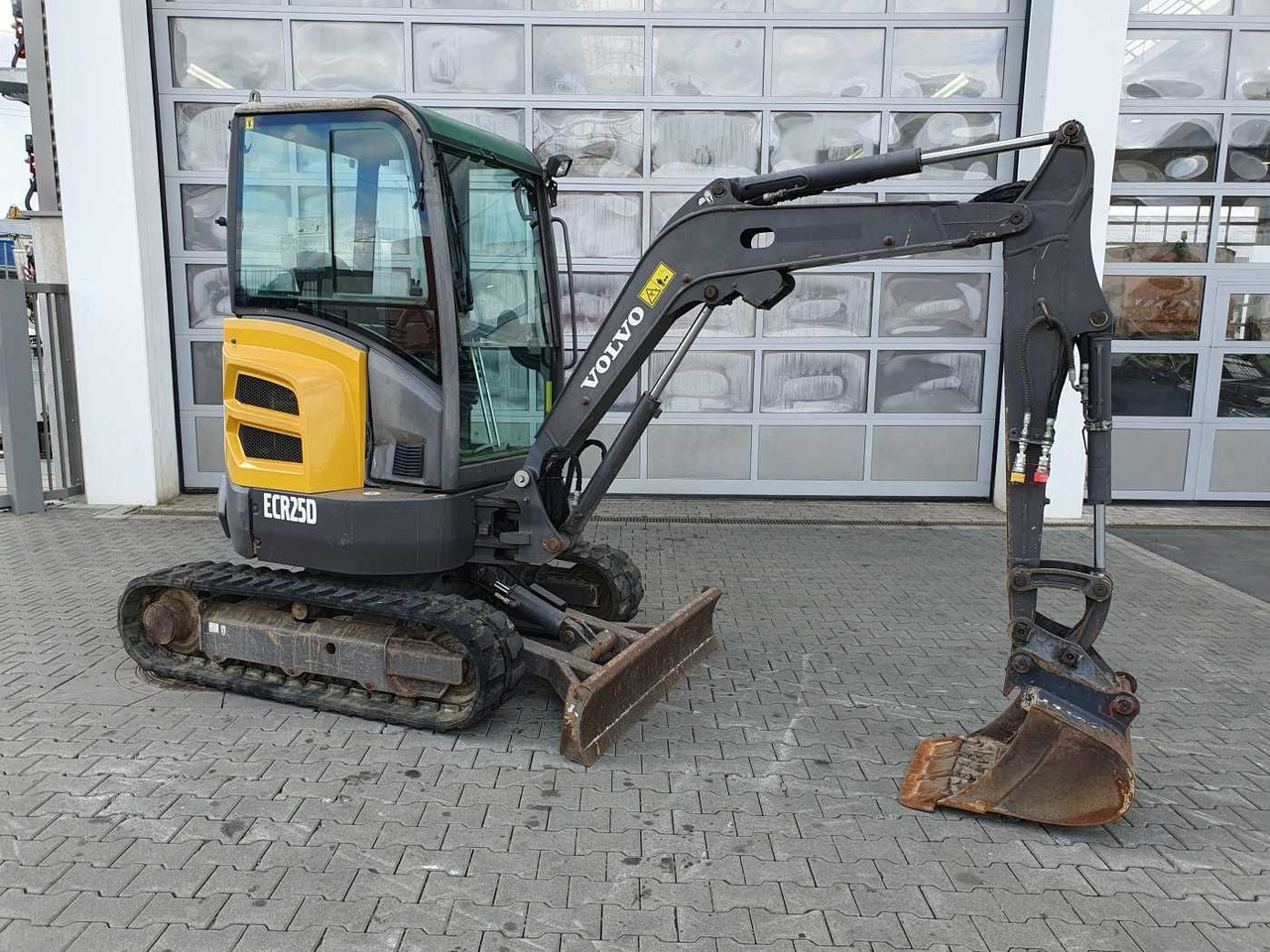 Volvo ECR25D / nur 2.974h! / 1x Tieflöffel / 2016 - Miniexcavadora: foto 2 Volvo ECR25D / nur 2.974h! / 1x Tieflöffel / 2016 - Miniexcavadora: foto 2