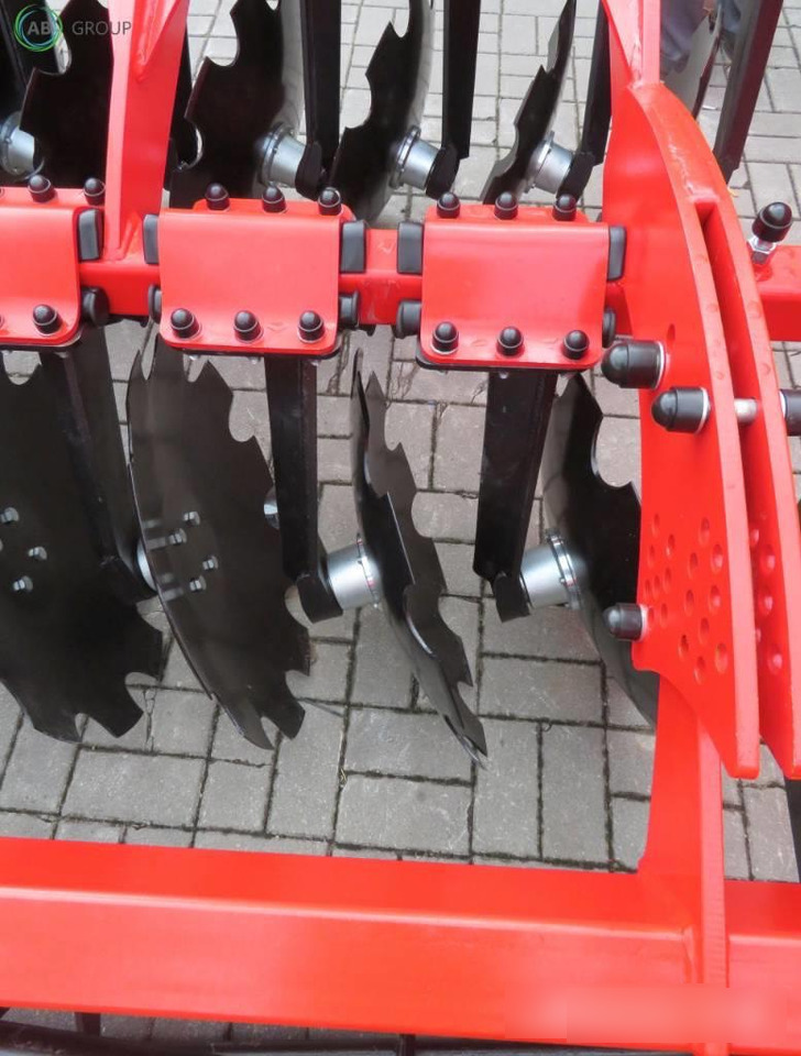 Awemak hydraulic folding disc harrow Ozyrys BTH40, 4 m - Rastras: foto 4 Awemak hydraulic folding disc harrow Ozyrys BTH40, 4 m - Rastras: foto 4