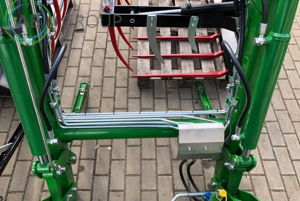 Hydrometal front loader AT-10 - Cargador frontal para tractor: foto 5 Hydrometal front loader AT-10 - Cargador frontal para tractor: foto 5