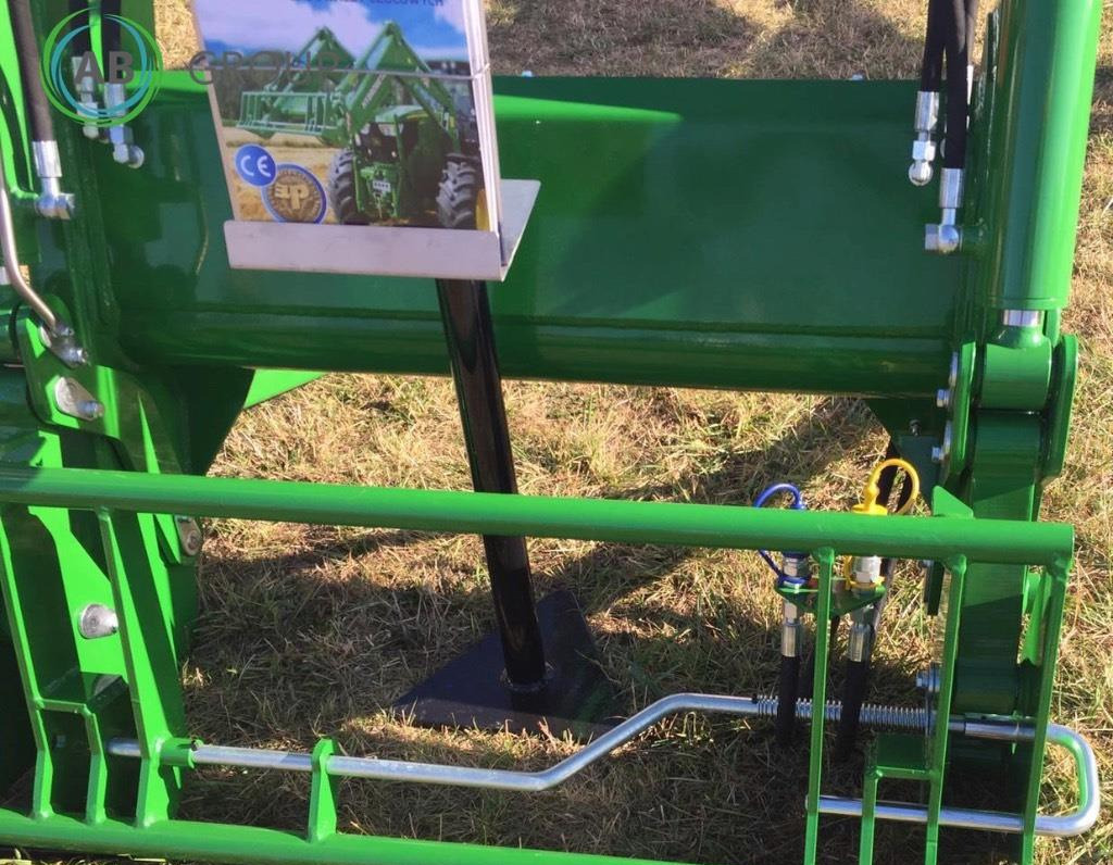 Hydrometal front loader AT-40 - Cargador frontal para tractor: foto 4 Hydrometal front loader AT-40 - Cargador frontal para tractor: foto 4