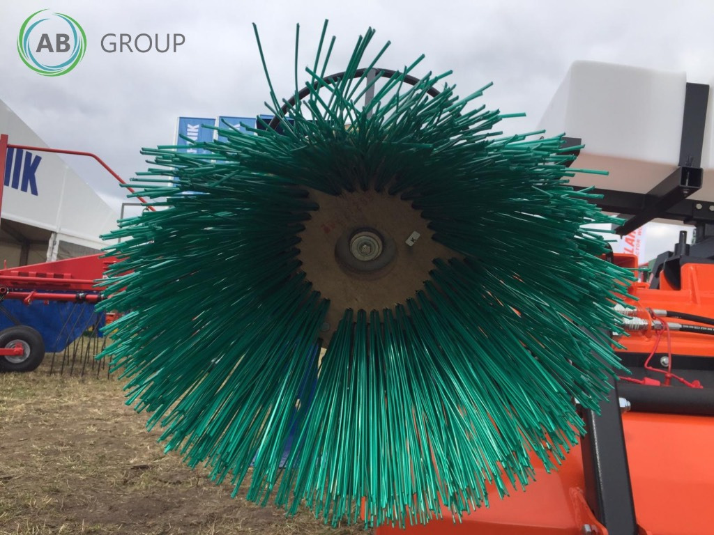 Metal-Technik TOP MT tractor road sweeper 2 m - Barredora cucharón para Vehículo municipal: foto 2 Metal-Technik TOP MT tractor road sweeper 2 m - Barredora cucharón para Vehículo municipal: foto 2