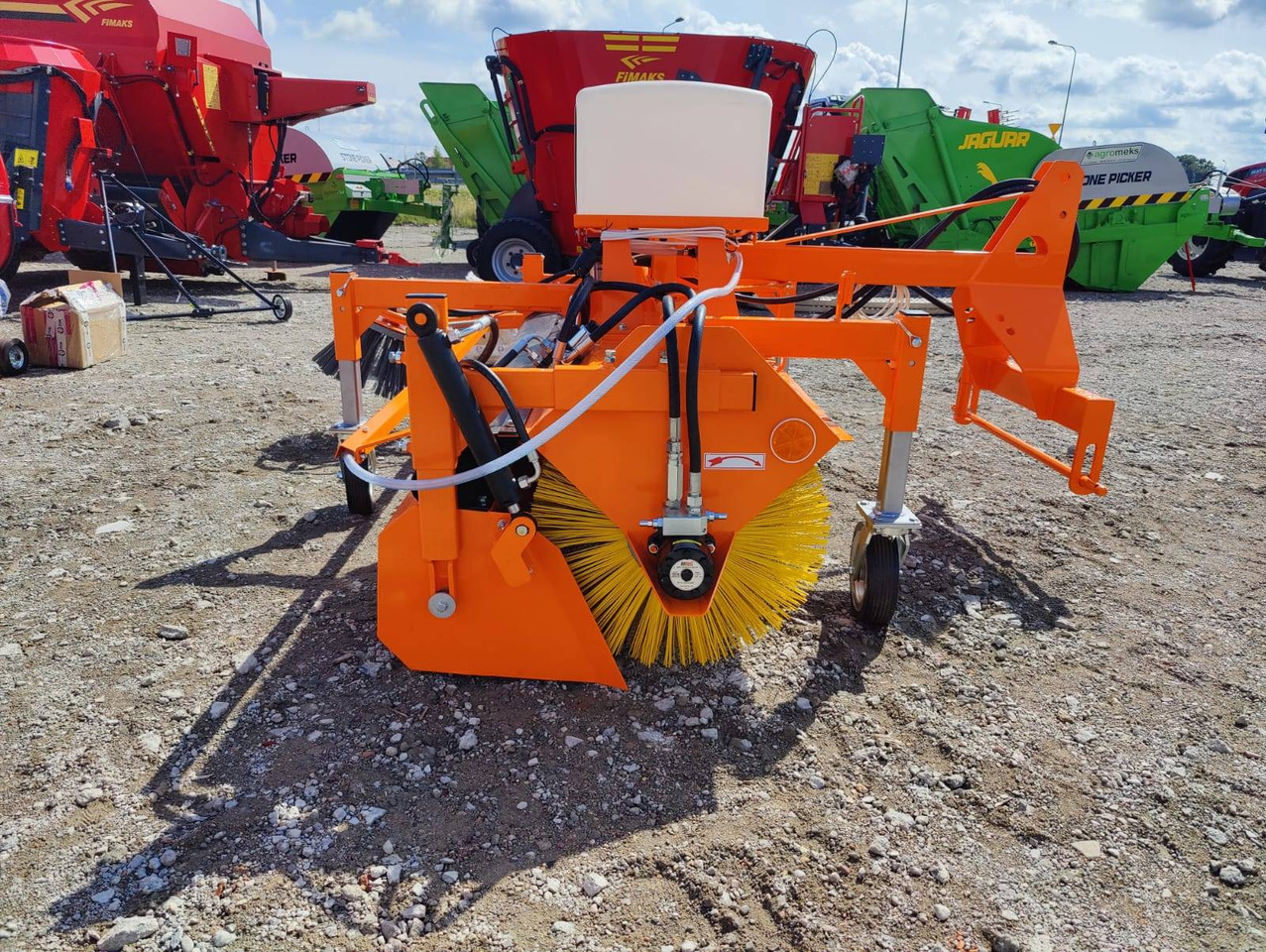 POM Augustów 2m Zamiatarka Typ T801/2 - dostępna od ręki! - Barredora cucharón para Vehículo municipal: foto 2 POM Augustów 2m Zamiatarka Typ T801/2 - dostępna od ręki! - Barredora cucharón para Vehículo municipal: foto 2