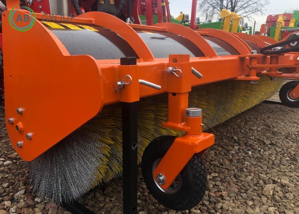 Pomarol tractor sweeper ZS250, 2,5 m - Barredora cucharón para Vehículo municipal: foto 2 Pomarol tractor sweeper ZS250, 2,5 m - Barredora cucharón para Vehículo municipal: foto 2