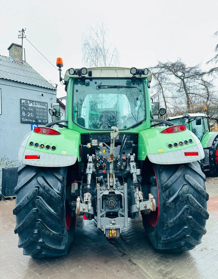 Tractor Fendt 724: foto 15