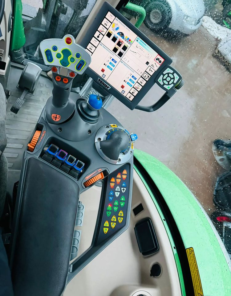 Tractor Fendt 724: foto 17