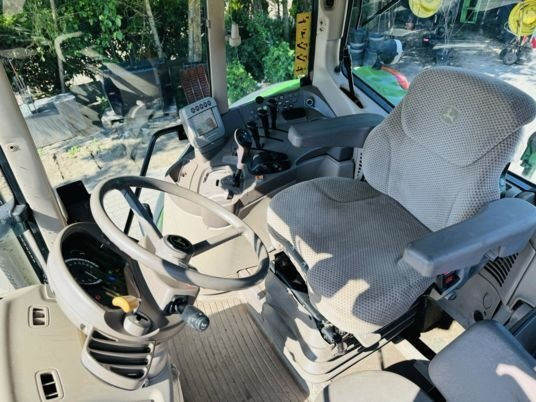 John Deere 6930 PREMIUM - Tractor: foto 2 John Deere 6930 PREMIUM - Tractor: foto 2