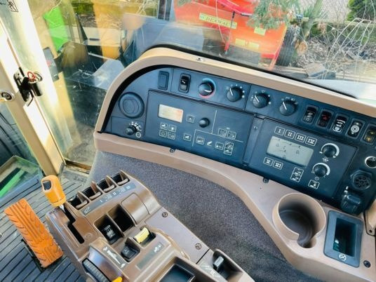 John Deere 8130 - Tractor: foto 5 John Deere 8130 - Tractor: foto 5