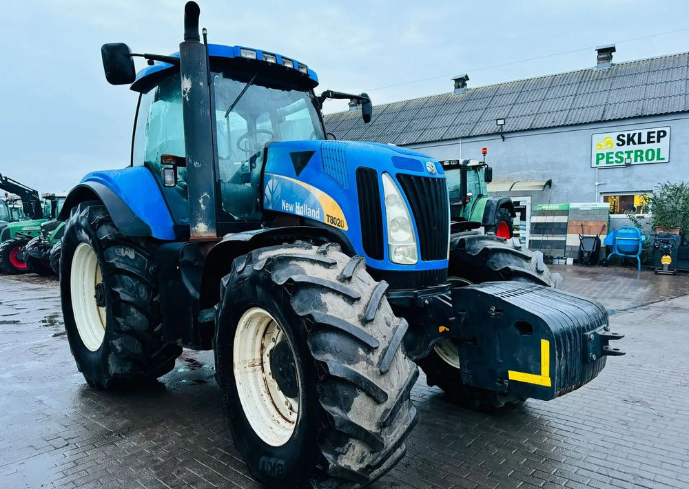New Holland T8020 - Tractor: foto 1 New Holland T8020 - Tractor: foto 1