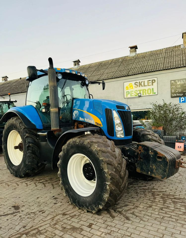 New Holland T8040 - Tractor: foto 2 New Holland T8040 - Tractor: foto 2