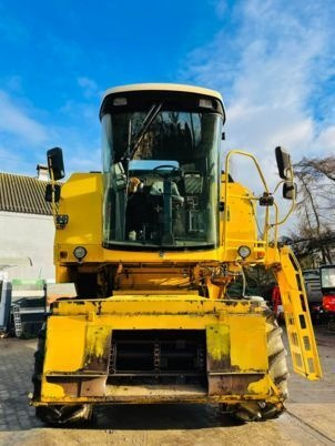 Cosechadora de granos nuevo New Holland TC 54: foto 7