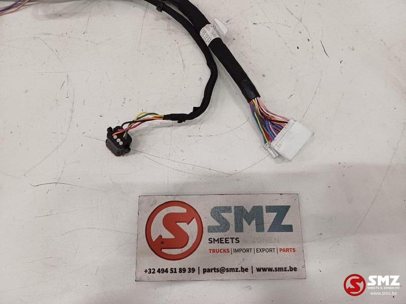 Caterpillar Wiring harness left hand console Caterpillar - Cables/ Alambres para Camión: foto 2 Caterpillar Wiring harness left hand console Caterpillar - Cables/ Alambres para Camión: foto 2