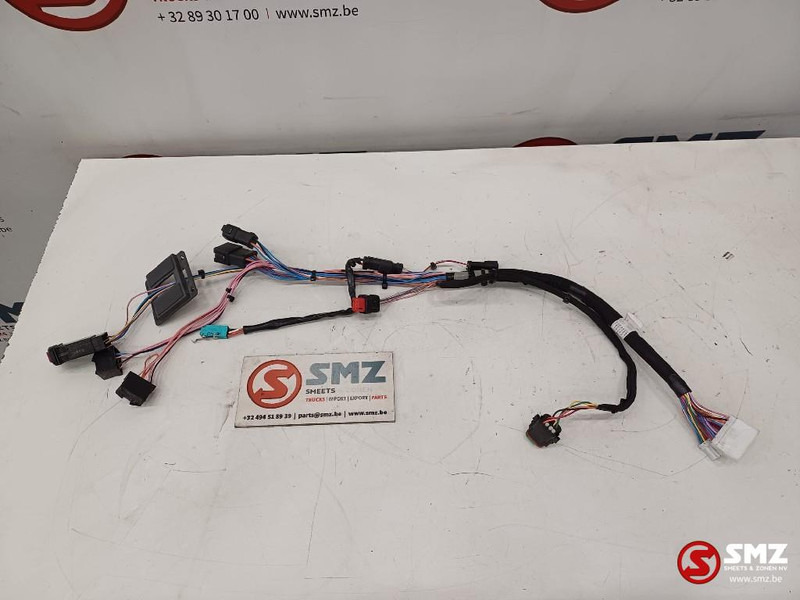 Caterpillar Wiring harness left hand console Caterpillar - Cables/ Alambres para Camión: foto 1 Caterpillar Wiring harness left hand console Caterpillar - Cables/ Alambres para Camión: foto 1