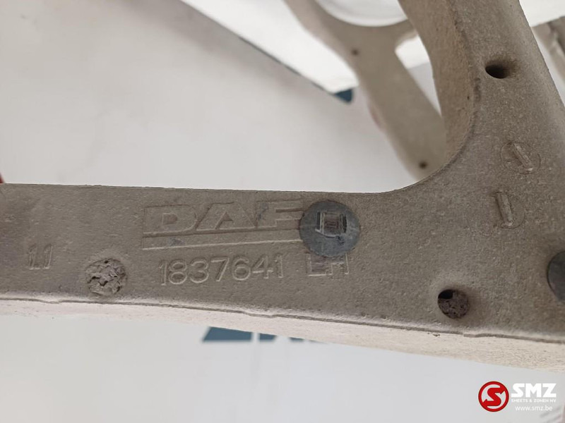 DAF Occ set koplamphouders L/R DAF - Faro delantero para Camión: foto 4 DAF Occ set koplamphouders L/R DAF - Faro delantero para Camión: foto 4