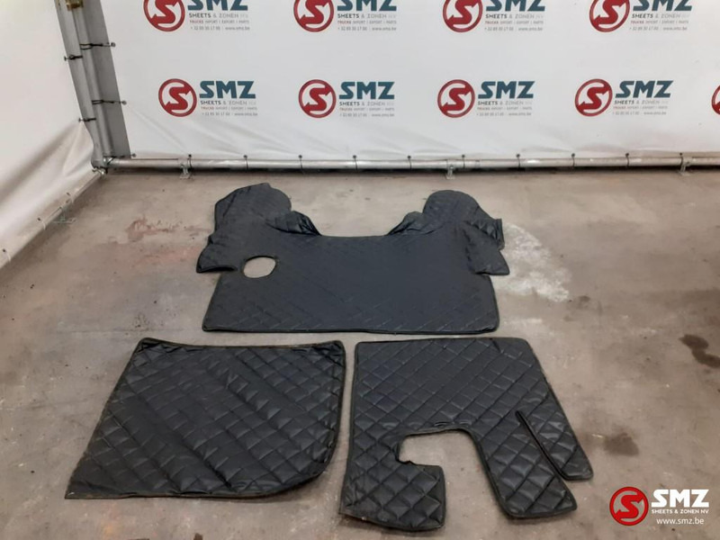 DAF Occ set van 3 interieurmatten DAF - Cabina e interior para Camión: foto 1 DAF Occ set van 3 interieurmatten DAF - Cabina e interior para Camión: foto 1