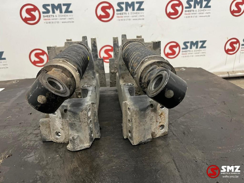 DAF Occ set voorbumpersteunen L/R + cabineschokdempers - Bastidor/ Chasis para Camión: foto 3 DAF Occ set voorbumpersteunen L/R + cabineschokdempers - Bastidor/ Chasis para Camión: foto 3