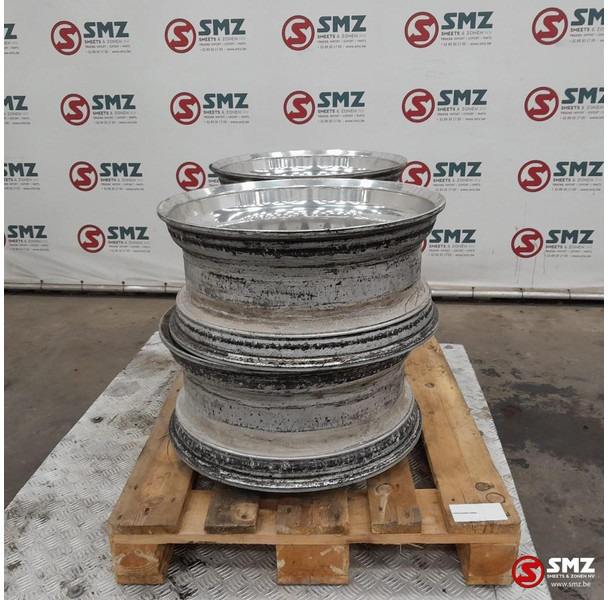 Diversen Occ set van 4 velgen 22.5x9.00 Alcoa - Llanta para Camión: foto 4 Diversen Occ set van 4 velgen 22.5x9.00 Alcoa - Llanta para Camión: foto 4
