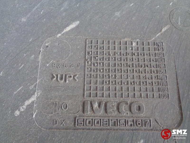 Iveco Occ treeplank rechts Iveco Stralis - Peldaño para Camión: foto 2 Iveco Occ treeplank rechts Iveco Stralis - Peldaño para Camión: foto 2