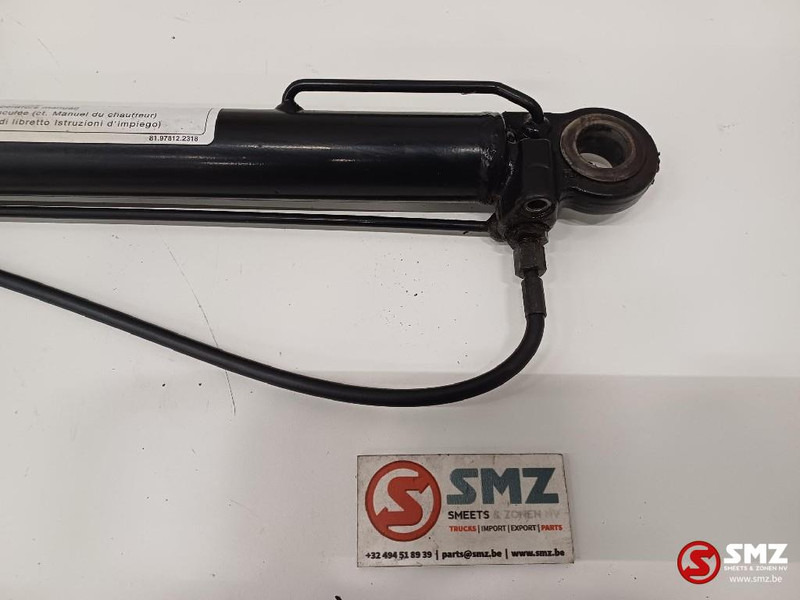 MAN Occ cabinekantelcilinder MAN - Bastidor/ Chasis para Camión: foto 2 MAN Occ cabinekantelcilinder MAN - Bastidor/ Chasis para Camión: foto 2