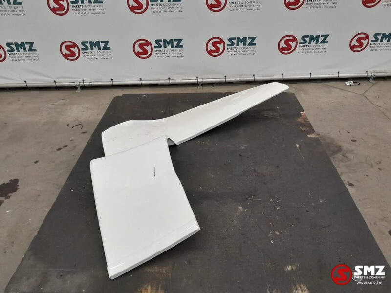 MAN Occ cabinespoiler rechtsboven MAN - Aerodinámica/ Spoiler para Camión: foto 1 MAN Occ cabinespoiler rechtsboven MAN - Aerodinámica/ Spoiler para Camión: foto 1