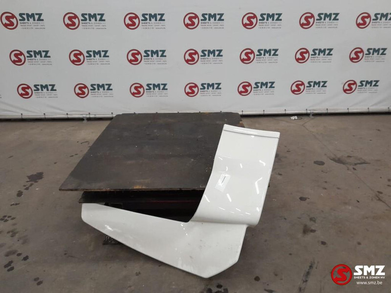 MAN Occ cabinespoiler rechtsboven MAN - Aerodinámica/ Spoiler para Camión: foto 3 MAN Occ cabinespoiler rechtsboven MAN - Aerodinámica/ Spoiler para Camión: foto 3