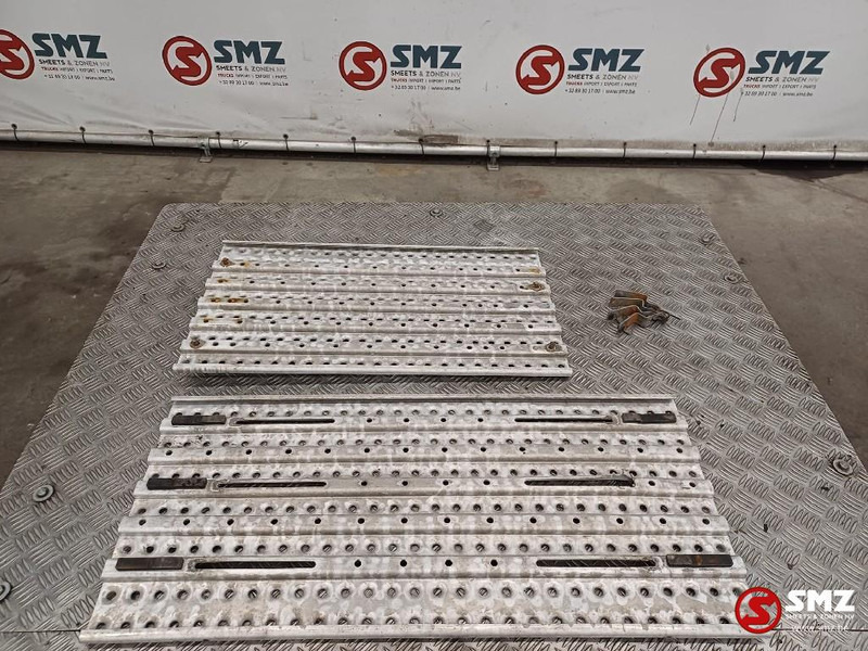 MAN Occ set bordesplaten MAN - Bastidor/ Chasis para Camión: foto 2 MAN Occ set bordesplaten MAN - Bastidor/ Chasis para Camión: foto 2