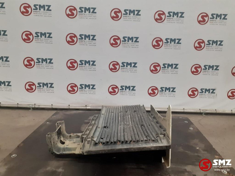 MAN Occ spatbord vooraan rechts + spatbordhouder MAN - Carrocería y exterior para Camión: foto 4 MAN Occ spatbord vooraan rechts + spatbordhouder MAN - Carrocería y exterior para Camión: foto 4