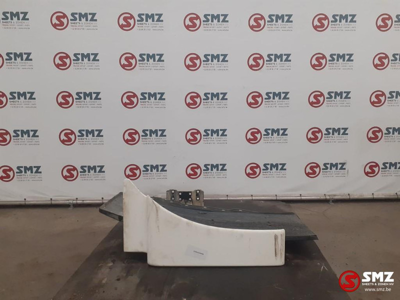 MAN Occ spatbord vooraan rechts + spatbordhouder MAN - Carrocería y exterior para Camión: foto 1 MAN Occ spatbord vooraan rechts + spatbordhouder MAN - Carrocería y exterior para Camión: foto 1