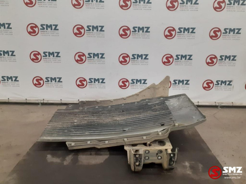 MAN Occ spatbord vooraan rechts + spatbordhouder MAN - Carrocería y exterior para Camión: foto 3 MAN Occ spatbord vooraan rechts + spatbordhouder MAN - Carrocería y exterior para Camión: foto 3