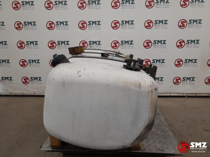 Mercedes-Benz Occ brandstoftank 660L + AdBluetank 75L met steune - Depósito de combustible para Camión: foto 4 Mercedes-Benz Occ brandstoftank 660L + AdBluetank 75L met steune - Depósito de combustible para Camión: foto 4