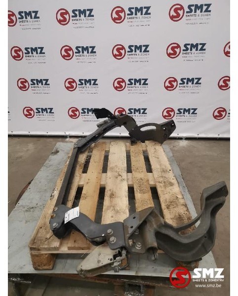 Mercedes-Benz Occ cabine ophanging achter - Suspensión de cabina para Camión: foto 1 Mercedes-Benz Occ cabine ophanging achter - Suspensión de cabina para Camión: foto 1