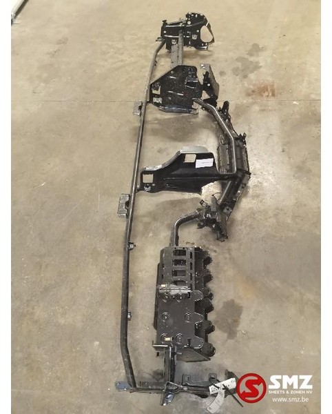 Mercedes-Benz Occ dashboard frame Actros MP3 - Salpicadero para Camión: foto 2 Mercedes-Benz Occ dashboard frame Actros MP3 - Salpicadero para Camión: foto 2