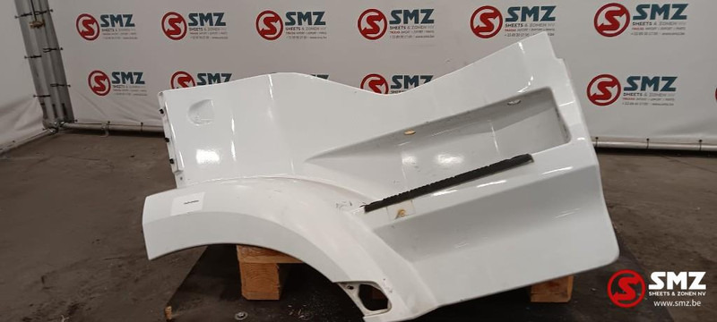 Mercedes-Benz Occ opstapbak rechts Mercedes - Cabina e interior para Camión: foto 1 Mercedes-Benz Occ opstapbak rechts Mercedes - Cabina e interior para Camión: foto 1