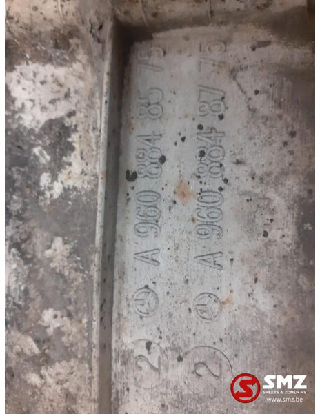 Mercedes-Benz Occ spatbordverlenging links Mercedes Actros MP4 - Carrocería y exterior para Camión: foto 2 Mercedes-Benz Occ spatbordverlenging links Mercedes Actros MP4 - Carrocería y exterior para Camión: foto 2