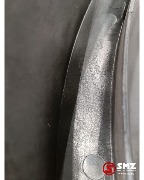 Mercedes-Benz Opstapbak boven links Axor - Carrocería y exterior para Camión: foto 2 Mercedes-Benz Opstapbak boven links Axor - Carrocería y exterior para Camión: foto 2