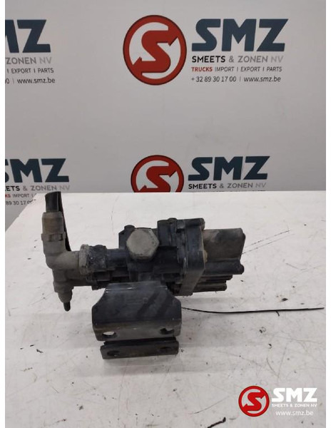 Volvo Occ ECAS regelventiel luchtvering Volvo FH 2051444 - Piezas de recambio para Camión: foto 3 Volvo Occ ECAS regelventiel luchtvering Volvo FH 2051444 - Piezas de recambio para Camión: foto 3