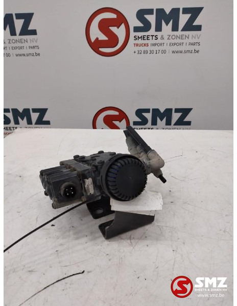 Volvo Occ ECAS regelventiel luchtvering Volvo FH 2051444 - Piezas de recambio para Camión: foto 1 Volvo Occ ECAS regelventiel luchtvering Volvo FH 2051444 - Piezas de recambio para Camión: foto 1