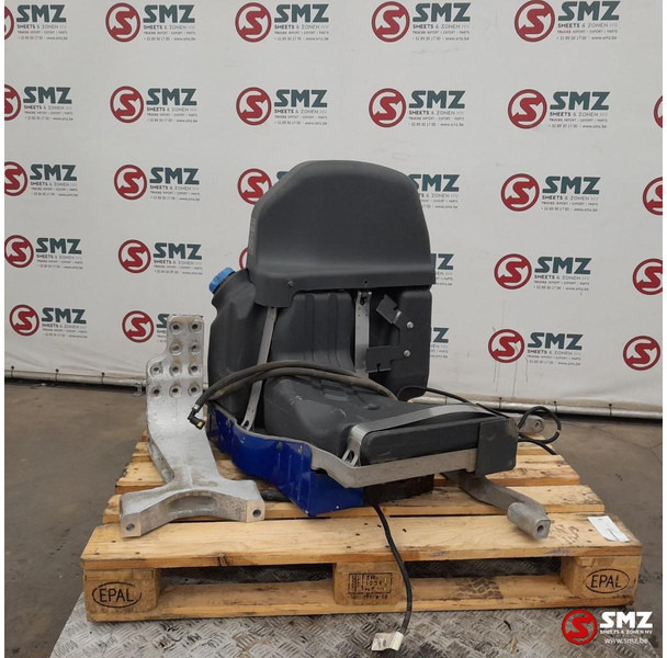 Renault Occ AdBluetank + Adblueniveausensor + AdBluepomp + - Procesamiento de combustible para Camión: foto 2 Renault Occ AdBluetank + Adblueniveausensor + AdBluepomp + - Procesamiento de combustible para Camión: foto 2