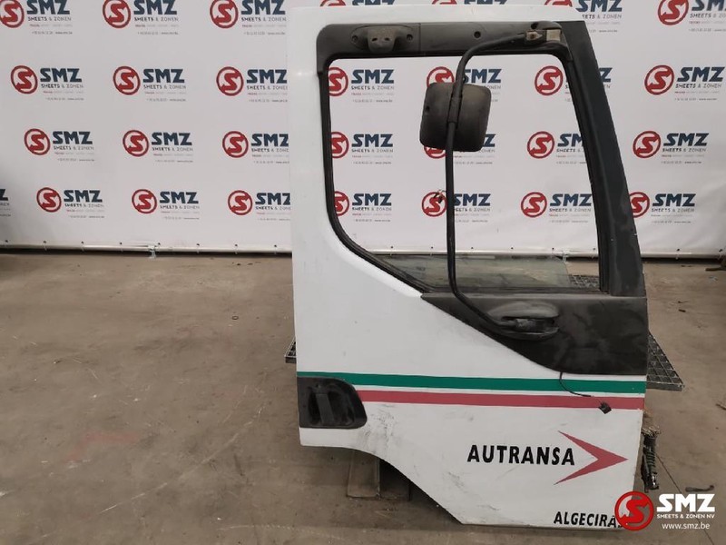 Renault Occ Deur rechts Renault Premium - Puerta y piezas para Camión: foto 1 Renault Occ Deur rechts Renault Premium - Puerta y piezas para Camión: foto 1