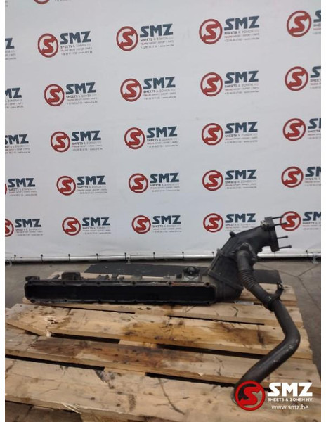 Renault Occ inlaatspruitstuk Renault - Motor y piezas para Camión: foto 1 Renault Occ inlaatspruitstuk Renault - Motor y piezas para Camión: foto 1