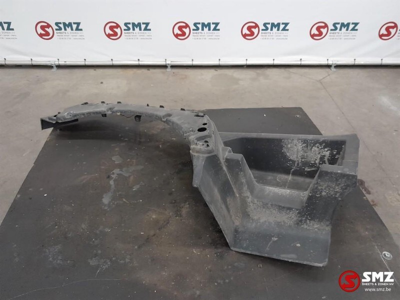 Renault Occ treeplankbehuizing rechts Renault T 82223396 - Puerta y piezas para Camión: foto 3 Renault Occ treeplankbehuizing rechts Renault T 82223396 - Puerta y piezas para Camión: foto 3