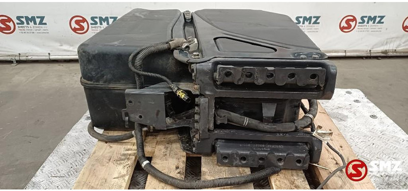 Scania Occ AdBluetank 105L Scania - Procesamiento de combustible para Camión: foto 3 Scania Occ AdBluetank 105L Scania - Procesamiento de combustible para Camión: foto 3