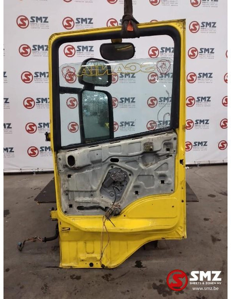 Scania Occ deur rechts Scania - Puerta y piezas para Camión: foto 2 Scania Occ deur rechts Scania - Puerta y piezas para Camión: foto 2