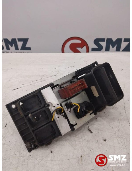 Scania Occ schakelpaneel met retarder Scania - Salpicadero para Camión: foto 3 Scania Occ schakelpaneel met retarder Scania - Salpicadero para Camión: foto 3