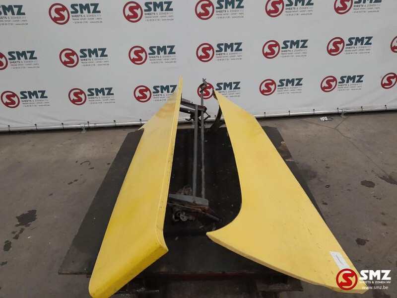 Scania Occ set zijspoilers links+rechts Scania - Aerodinámica/ Spoiler para Camión: foto 2 Scania Occ set zijspoilers links+rechts Scania - Aerodinámica/ Spoiler para Camión: foto 2