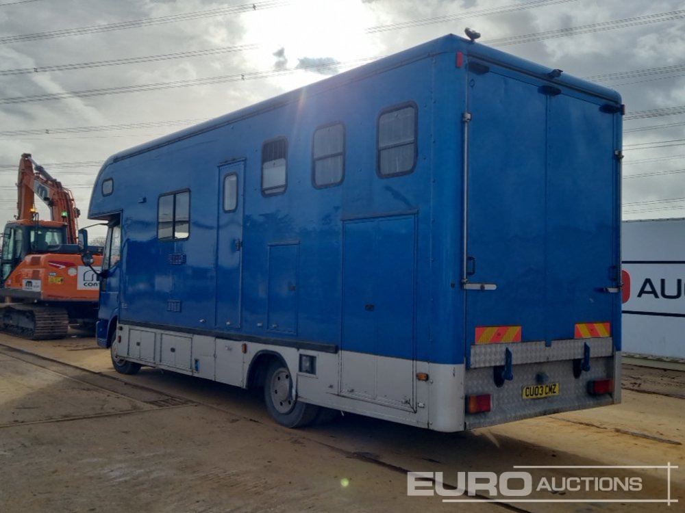 2003 Iveco Tector - Camión transporte de ganado: foto 3 2003 Iveco Tector - Camión transporte de ganado: foto 3