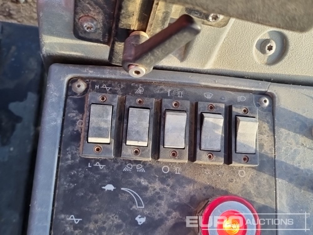 Rodillo 2011 CAT CP533E: foto 31