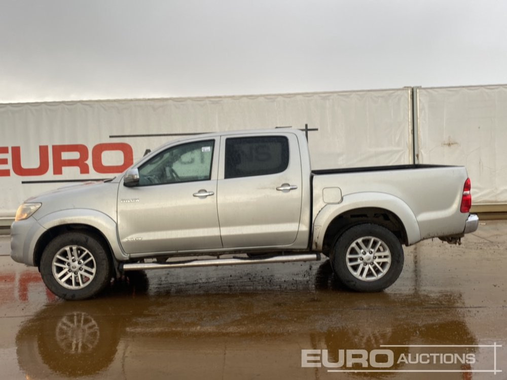 2013 Toyota Hilux Invincible - Pick-up: foto 2 2013 Toyota Hilux Invincible - Pick-up: foto 2